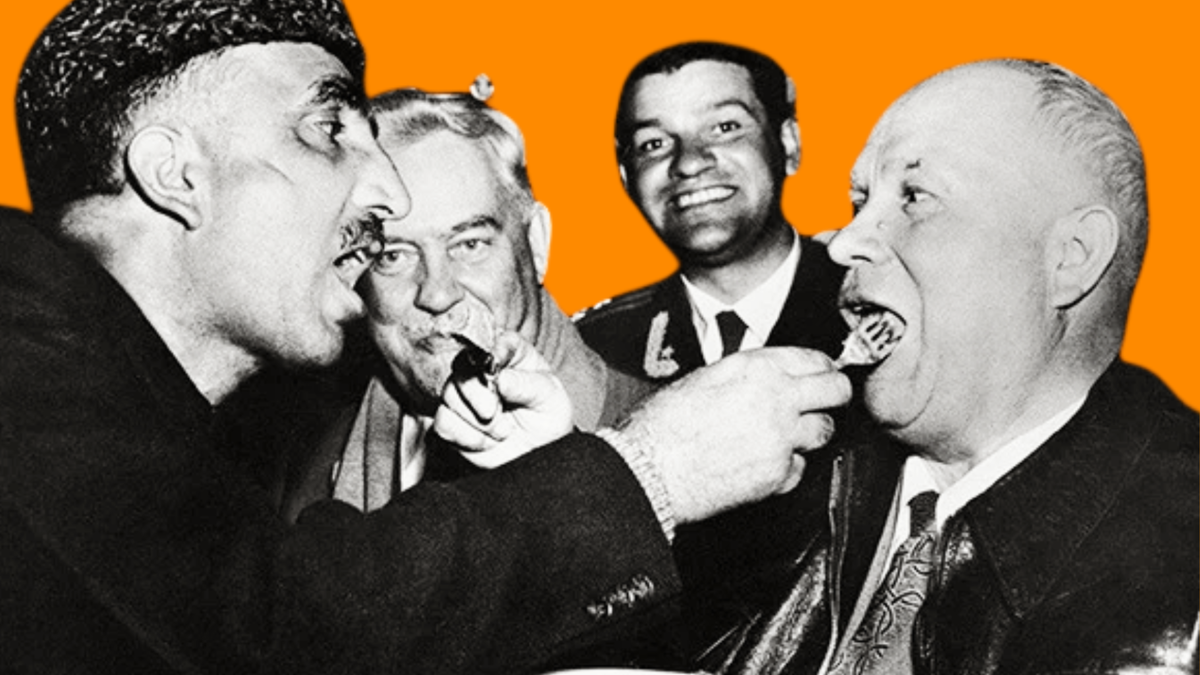 Визит Никиты Хрущева в Индию, 1955 год. Коллаж на основании фото: Laski Diffusion / East News