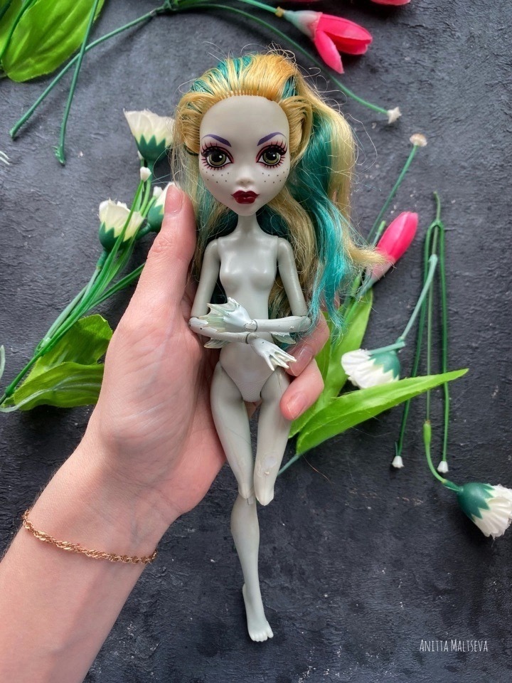 Безногай кукла с Авито. Листай, чтобы увидеть больше фото!