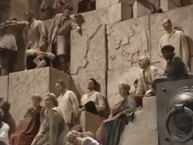 Единственная фотка из концертного зала Бишвара. Как раз дают оперу "Набукко".