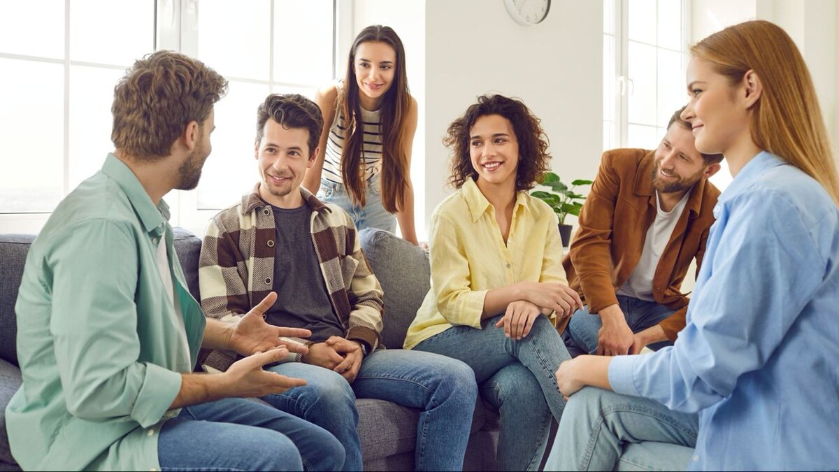 Studio Romantic / Shutterstock / FOTODOM📷Игра «Я никогда не...» подойдет как для маленькой, так и для большой компании