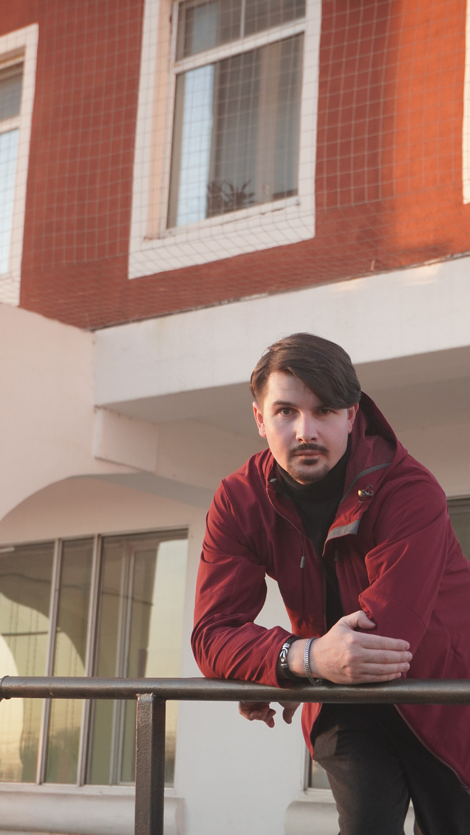 Детский и семейный психолог Илюшкин Юрий специализация: девиантное поведение детей