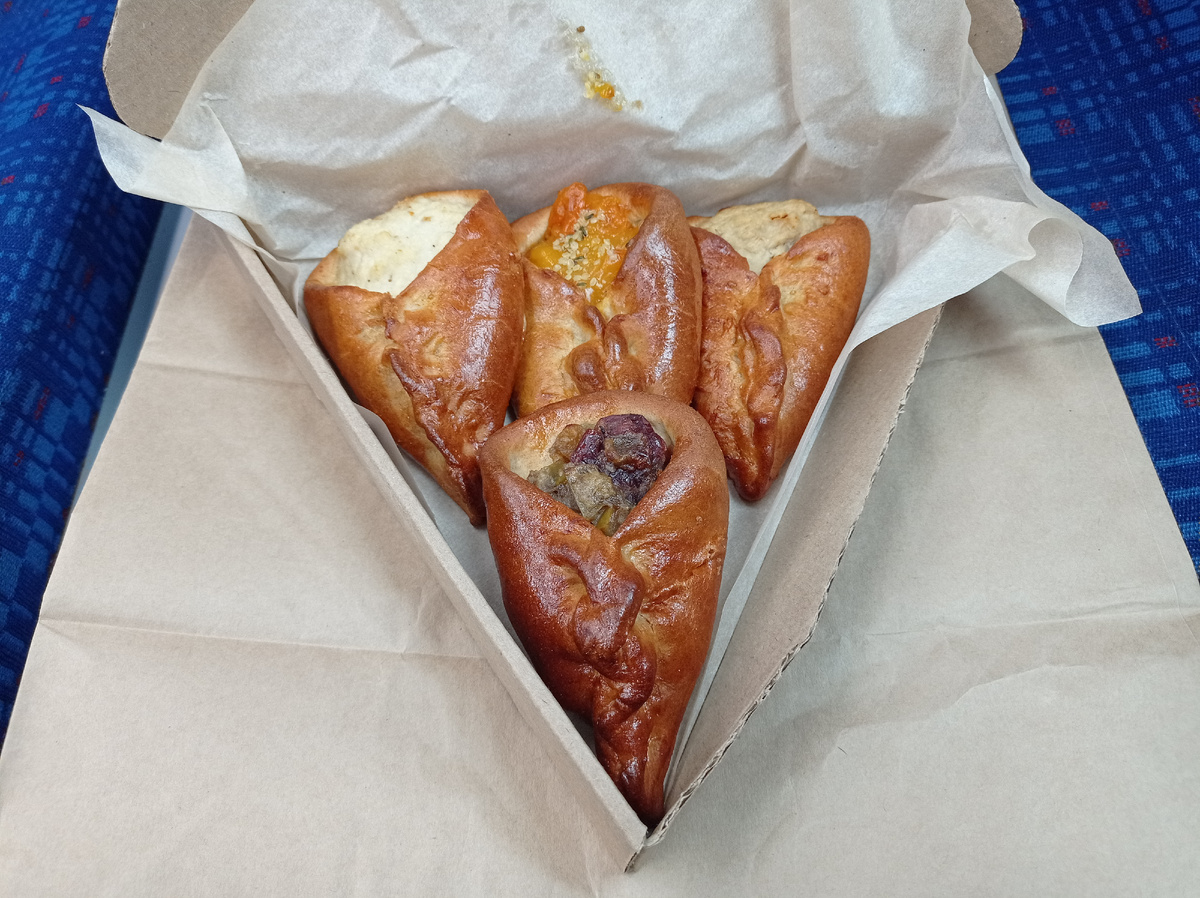 Плёсские углы с разными начинками. Фото автора статьи 