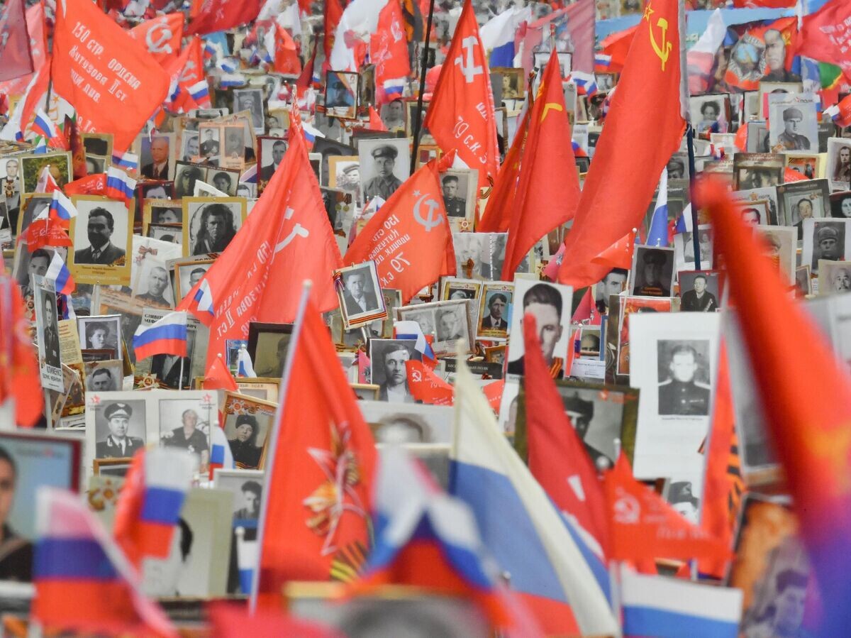    Участники шествия "Бессмертный полк" в Москве© РИА Новости / Евгений Биятов