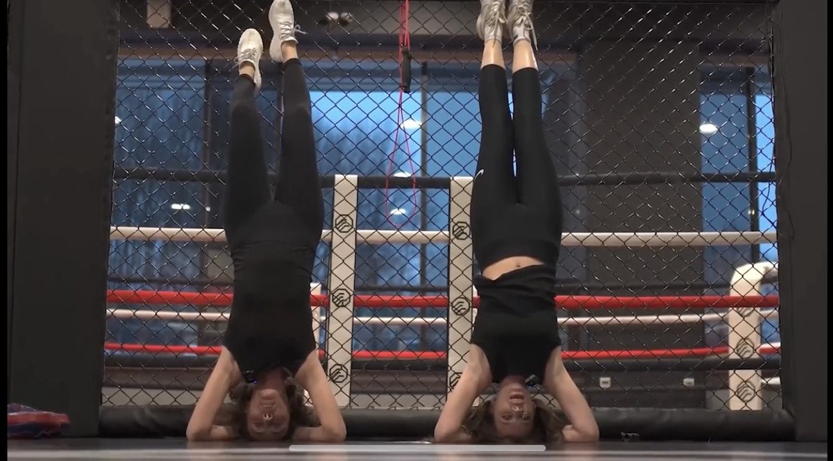 Даша Блохина и Анна Имерлишвили. В спортивном зале. 2023г.