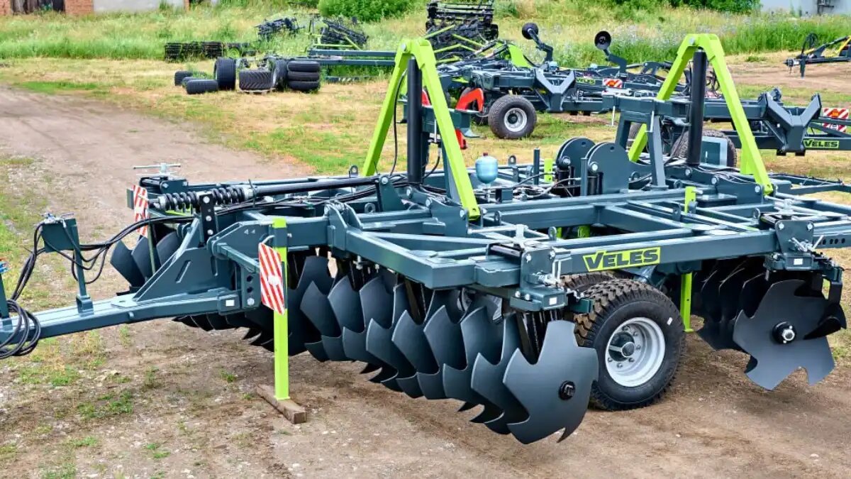 Фото: telegram-канал VELES
VELES представил новые модели тяжелых дисковых борон БДТ