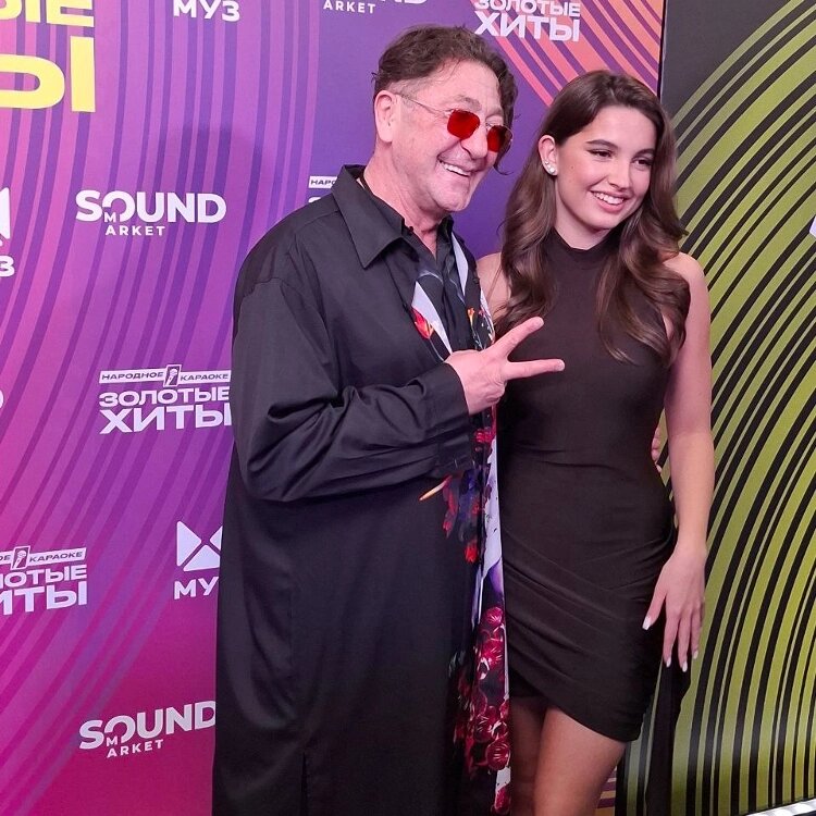 Григорий Лепс с крестницей📷
