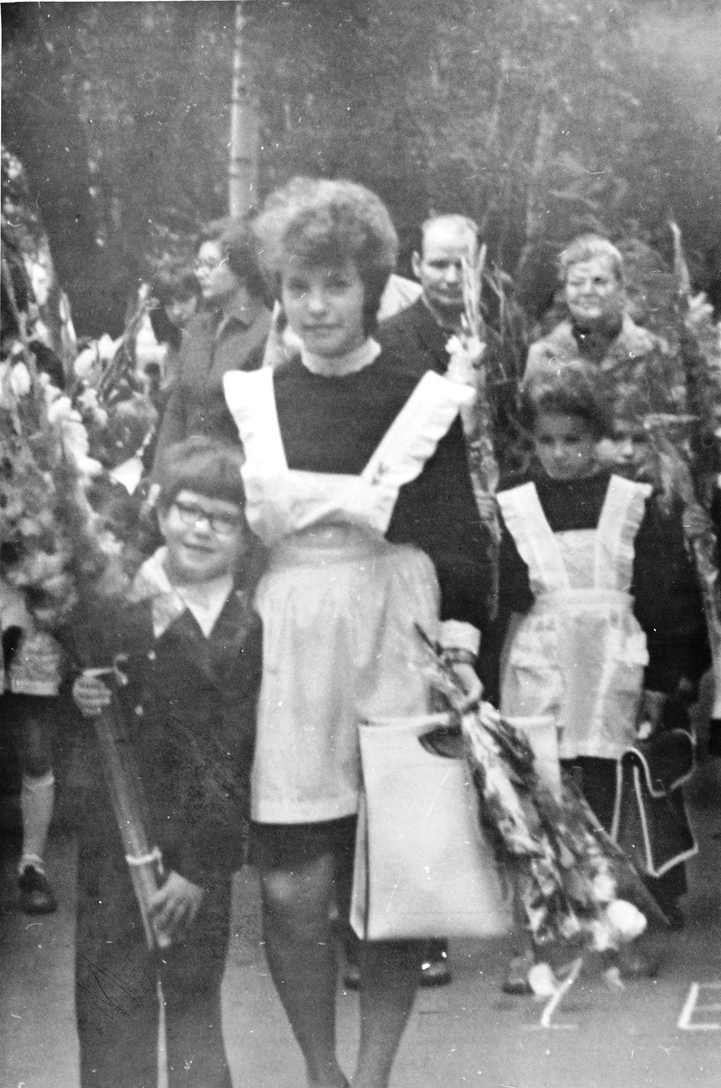 Первоклассник и выпускница. 1 сентября 1979 года.
Автор фото Евдокимов Александр Фёдорович.