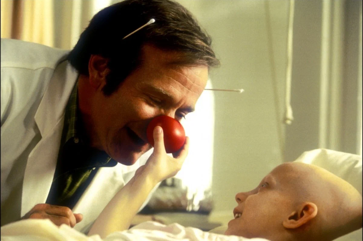 кадр из фильма "Целитель Адамс" 1998