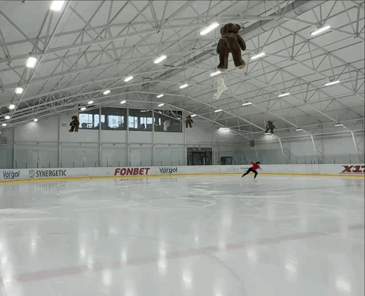 тройной лутц + тройной тулуп + двойной тулуп