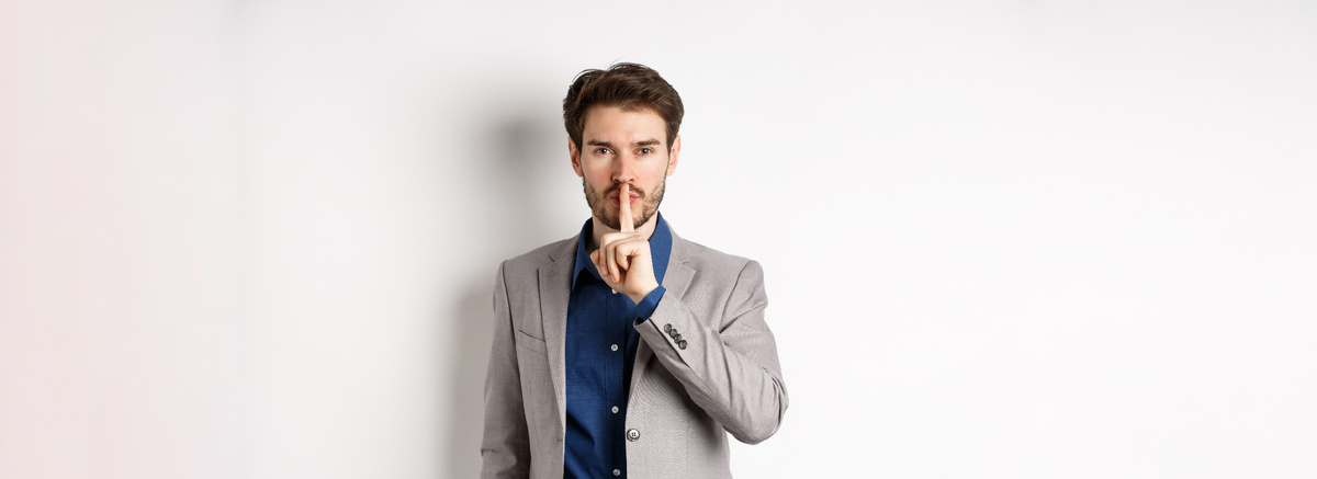 Взыскательным отельерам, стремящимся к безупречности, управляющая компания "Прохотел" предлагает услугу "Тайный Гость" – мощный инструмент для всесторонней оценки и повышения качества обслуживания. Наша команда профессиональных "тайных гостей" инкогнито посещает ваш отель, оценивая сервис по заранее согласованным критериям.
Услуга "Тайный гость" – это эффективный инструмент для оценки качества обслуживания и выявления проблемных зон в бизнесе. Она позволяет получить объективный взгляд на работу компании глазами обычного клиента.
Что мы оцениваем:
•	Бронирование и заселение: Оперативность и вежливость персонала, четкость предоставленной информации.
•	Обслуживание в номерах: Чистота, комфорт, наличие заявленных удобств и скорость реагирования на запросы.
•	Работа ресторанов и баров: Качество блюд и напитков, профессионализм официантов, атмосфера.
•	Уровень сервиса: Внимание к деталям, умение персонала решать конфликтные ситуации, знание иностранных языков.
•	Общее впечатление: Соответствие ожиданиям, создаваемым маркетинговыми материалами, и общее ощущение комфорта.
Результат:
По итогам визита "тайного гостя" вы получаете отчет с объективной оценкой сильных и слабых сторон вашего отеля, а также рекомендации по улучшению качества обслуживания. Результаты проверки оформляются в виде подробного отчета с фотографиями. Он позволит руководству компании увидеть картину в целом, выявить сильные и слабые стороны, а также принять меры по повышению качества обслуживания и увеличению лояльности клиентов. 

#гостиничныйбизнес #тайныйгость #проверка #туризм #отельер