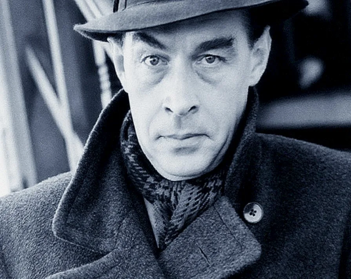 Яндекс-картинки. «Извинение не означает, что ты не прав, а другой человек прав. Это всего лишь означает, что ценность ваших отношений важнее, чем собственное эго». Эрих Мария Ремарк