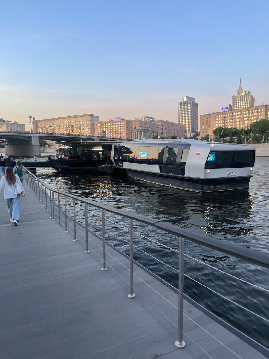 Электро речной трамвай. Начало - причал Киевский.