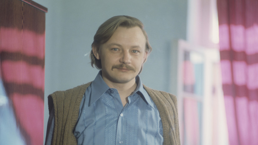     25 апреля 1940 года в Москве родился актёр Михаил Кононов. Он с детства интересовался искусством, посещал драмкружки и принимал активное участие в школьной самодеятельности РИА Новости