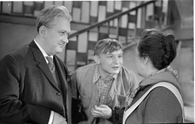    Михаил и его друг Андрей Смирнов (впоследствии — режиссёр картин «Белорусский вокзал», «Жила-была одна баба» и других) ставили любительские спектакли и помогали взрослым с организацией культурных мероприятий / Legion-Media