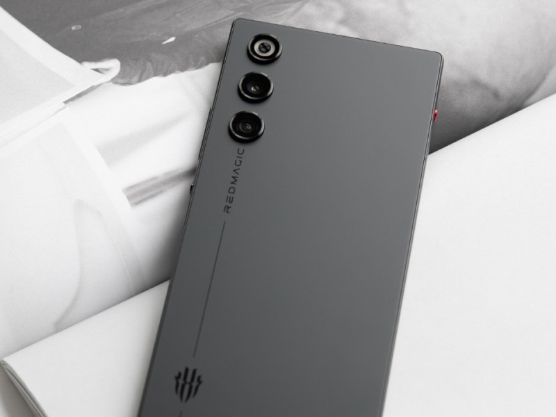    Компактный и мощный. Главное из обзоров Red Magic 10 Air в СМИ