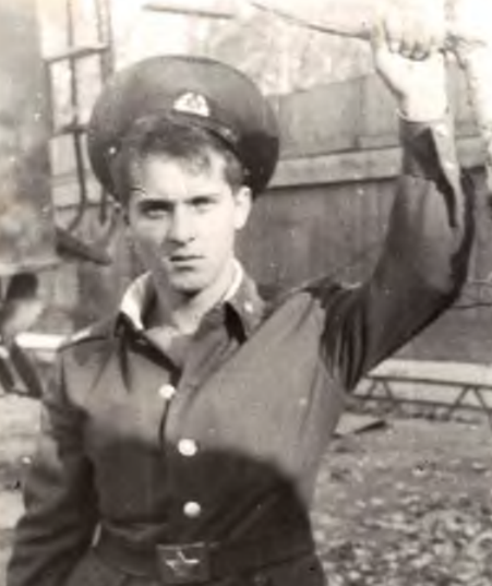 Рядовой ПВ КГБ СССР В. Дунаевский. СССР, 1988 год