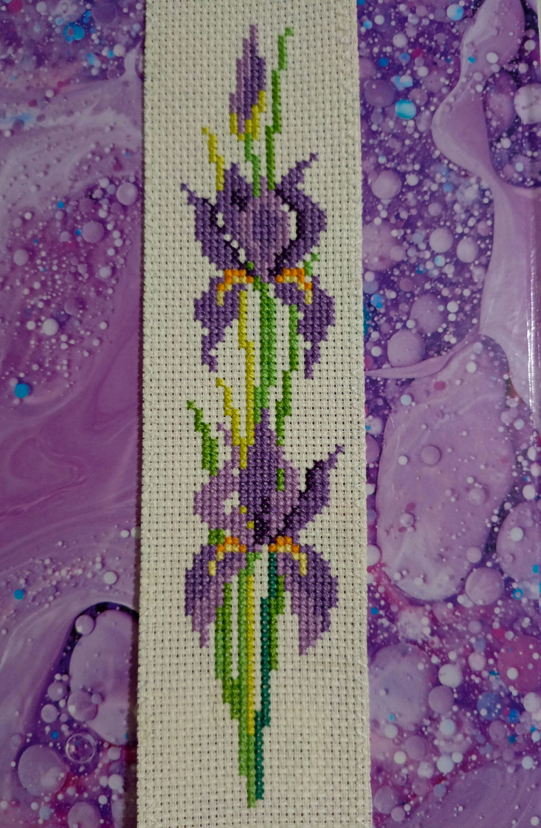 На вышивку понадобилось 4 часа 30 минут.