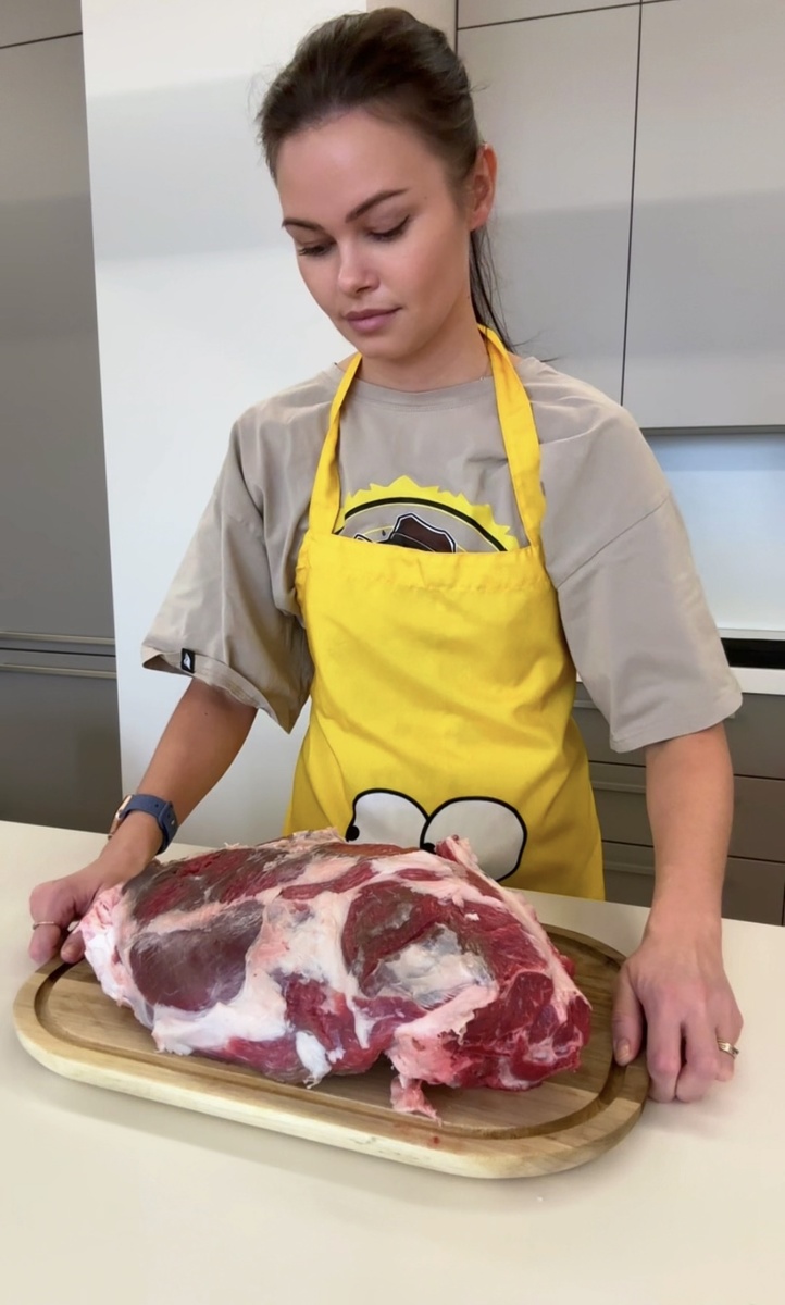 Вот такую большую баранью ногу буду готовить, на большую семью. Можно взять поменьше 😉