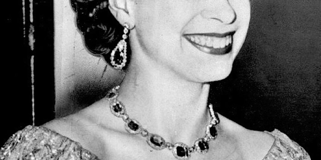 Бриллиантовое кружево. Самая любимая тиара молодой Елизаветы II