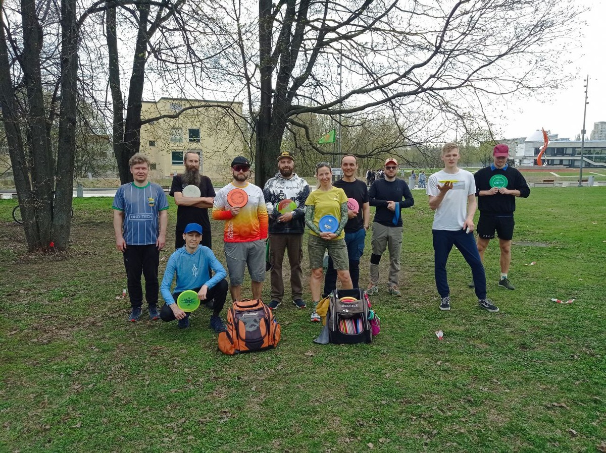 Вовремя пришли не все, так-то 18 было