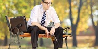 Вы когда-нибудь задумывались, почему кто-то, имея деньги, здоровье, семью и стабильную работу — всё равно жалуется на жизнь? Почему люди с виду "успешные" чувствуют внутреннюю пустоту? Ответ гораздо проще, чем вы думаете. И он касается каждого из нас.