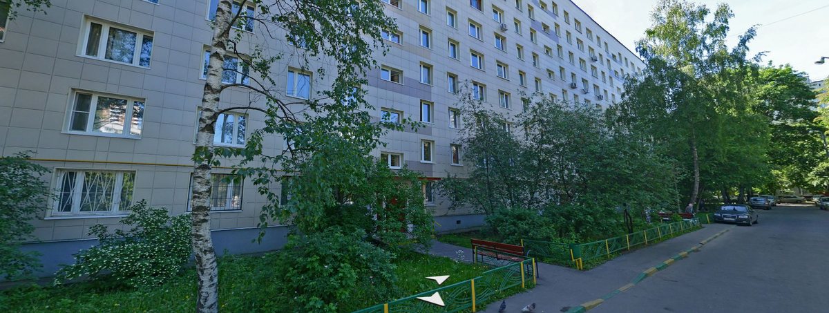 Дом, где жил художник.  улица Вилиса Лациса, 24,  корп 2  (ранее - Туристкая, 4) 