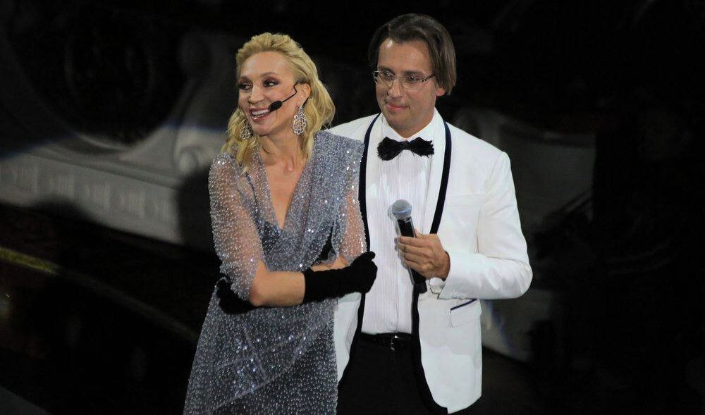 Теперь Кристина выступает с иноагентом Галкиным