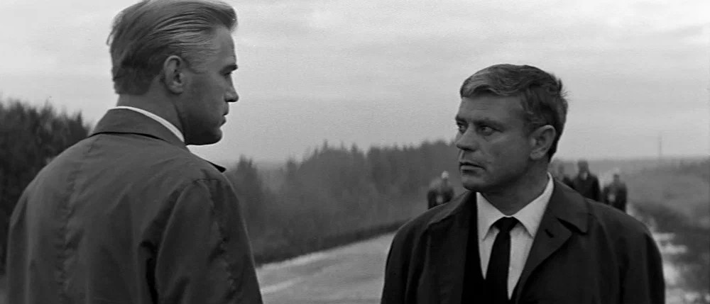 Кадр фильма Мертвый сезон с Донатасом Банионисом, 1968 год. Источник: https://avatars.mds.yandex.net/get-kinopoisk-image/1900788/dcf8545b-473c-4f75-bd27-bfd28e384e12/3840x