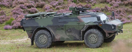    Fennek - современная боевая разведывательная машина (БРМ). Её разрабатывали совместно Германия и Нидерланды в начале 2000-х годов. В этих же странах машина принята на вооружение. Максимальная скорость машины - 110 километров в час. Экипаж три человека. Для разведывательных действий БРМ применяет оптикоэлектронную систему наблюдения и БПЛА Aladin, указал военкор Кулько.