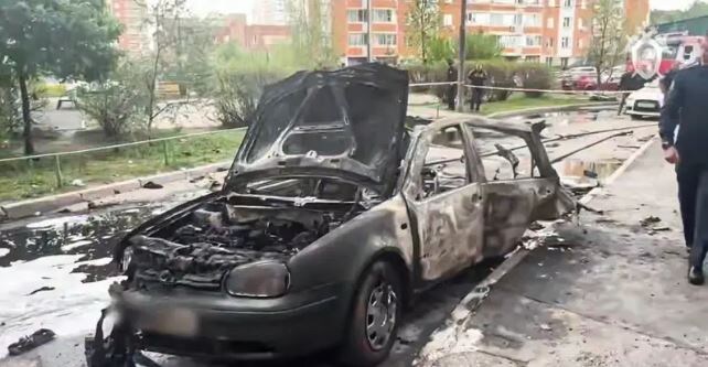 Взорванный автомобиль на месте происшествия