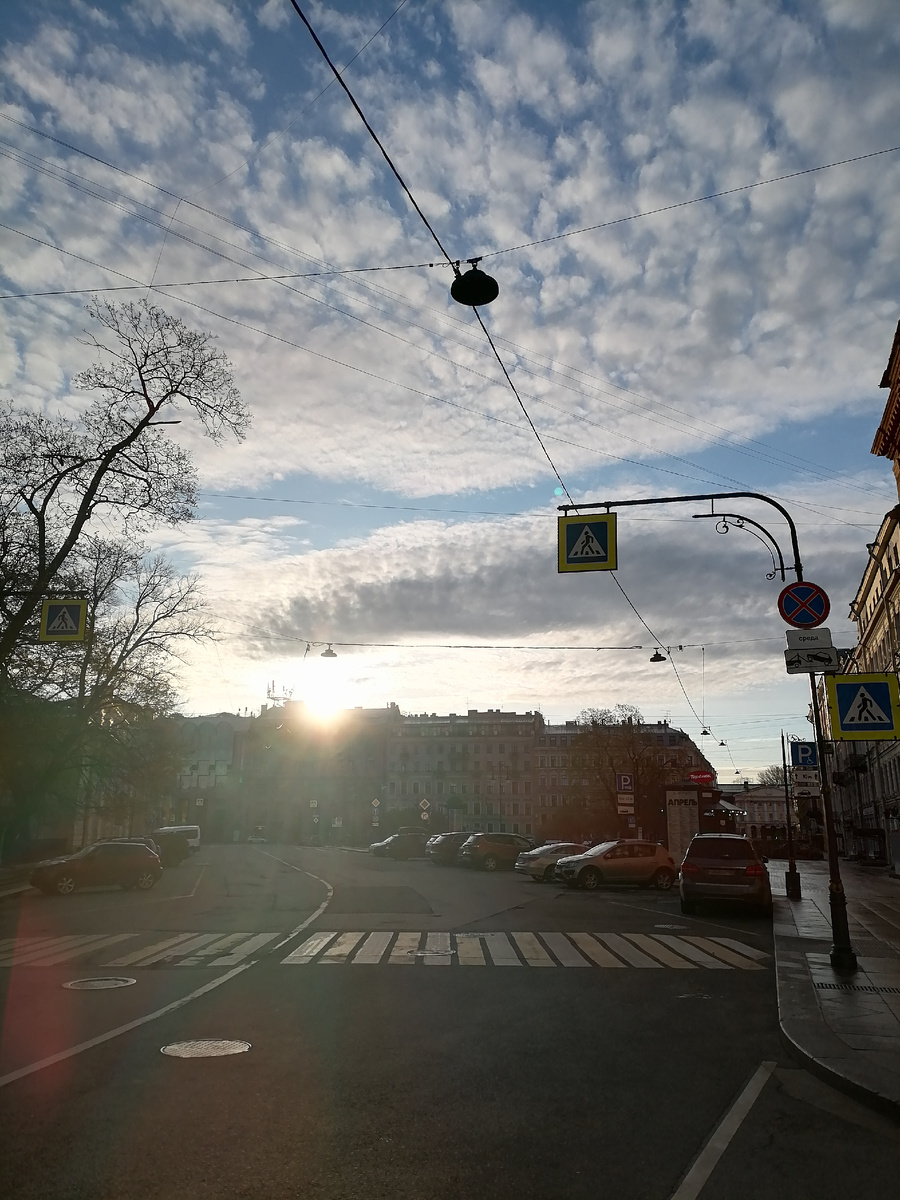 Раннее питерское утро.