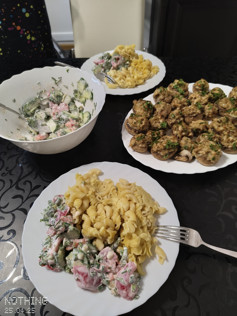 Вот недавно присылал свой ужин)