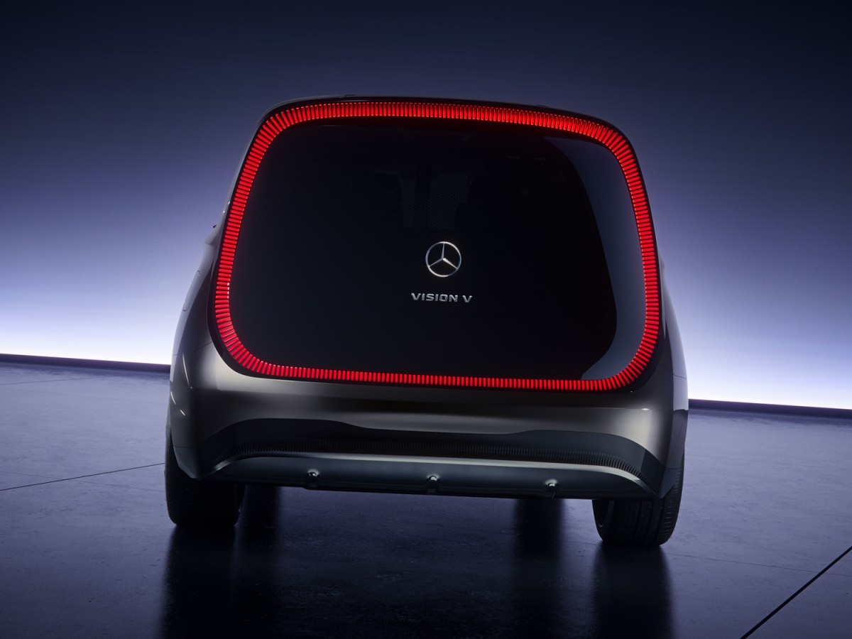    Mercedes-Benz представила концепт роскошного минивэна Vision V