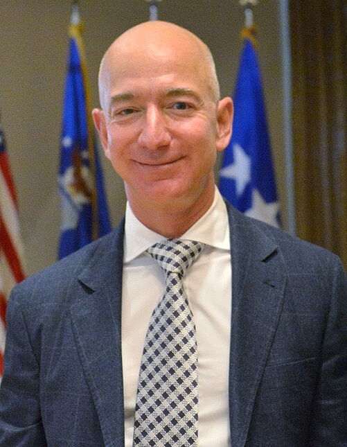 Jeffrey Preston Bezos (Джефри Престон Безос).