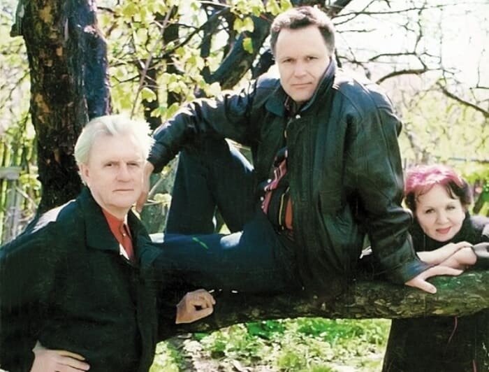 Актер с родителями