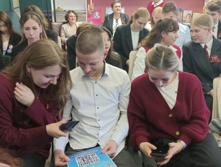    Форум «Победа в сердце»: женское лицо войны, фронтовые альбомы, «Гвоздика Победы» «О»