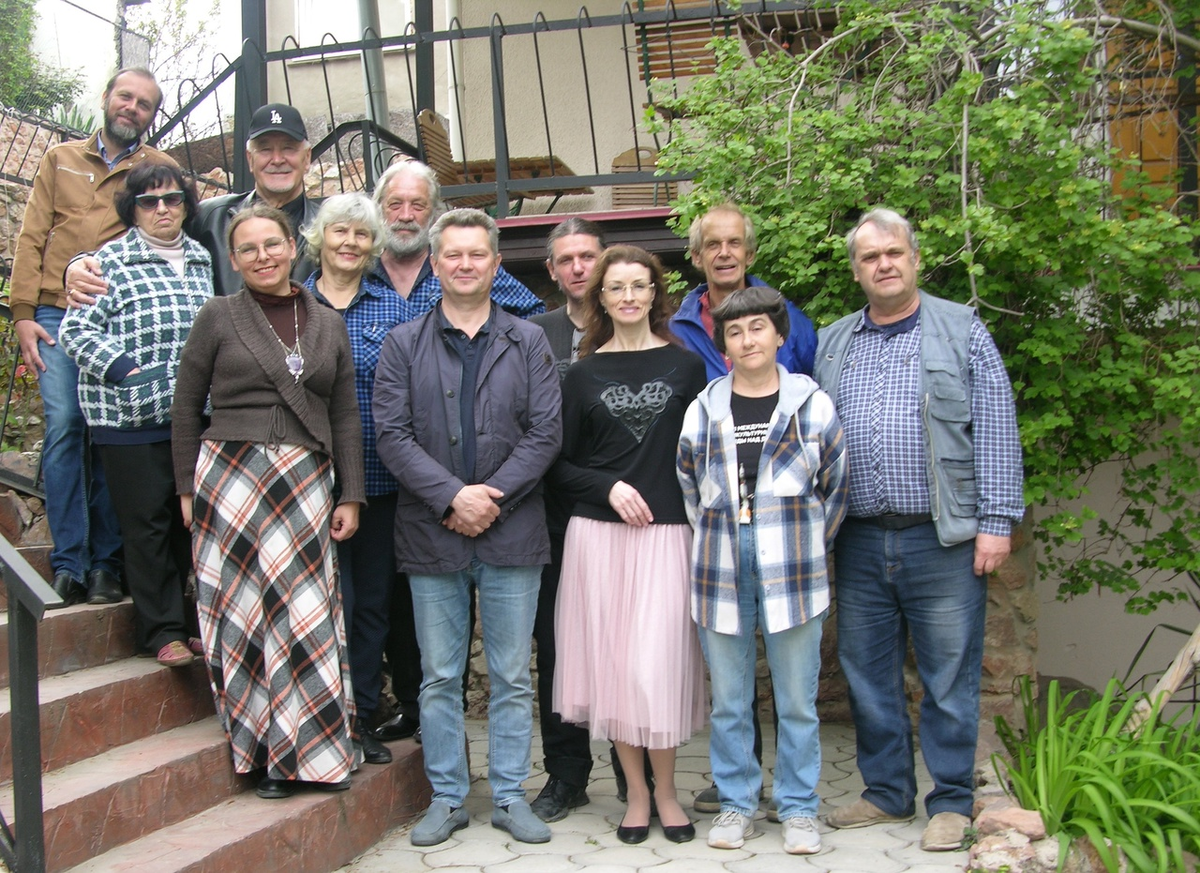 Слева направо: Радомир Берич, Валентина Демская, Николай Селивёрстов, Ариолла Милодан,      , Владимир Прасолов, Наталья Шайкина, Сергей Клементьев, Евгений Горобцов, Алла Ермилова, Олег Широков, Галина Малышева, Николай Остапцов (с) Фото: Ю. Орлова