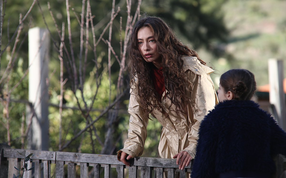 Кадр из сериала "Дочь посла"