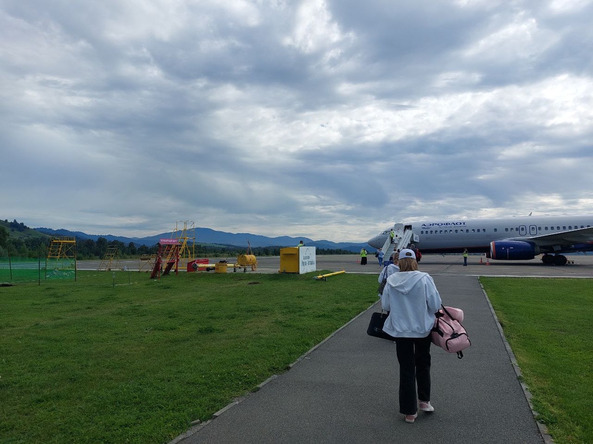 Фото: Самолет из Горно-Алтайска в Москву