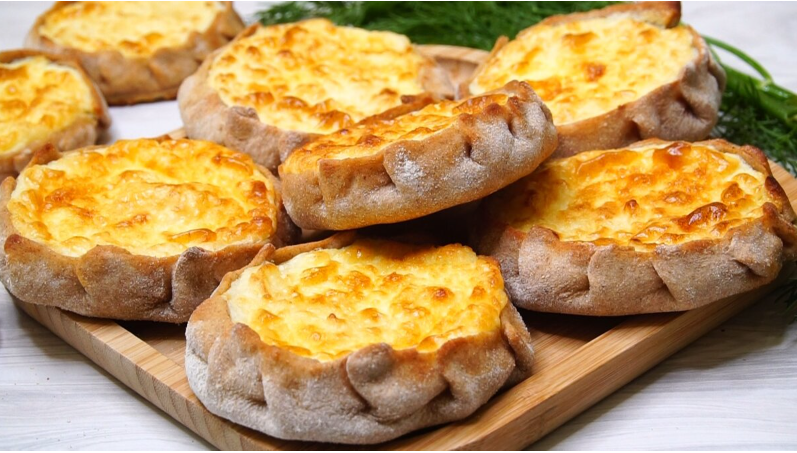 Открытые пирожки с начинкой. Карельские калитки