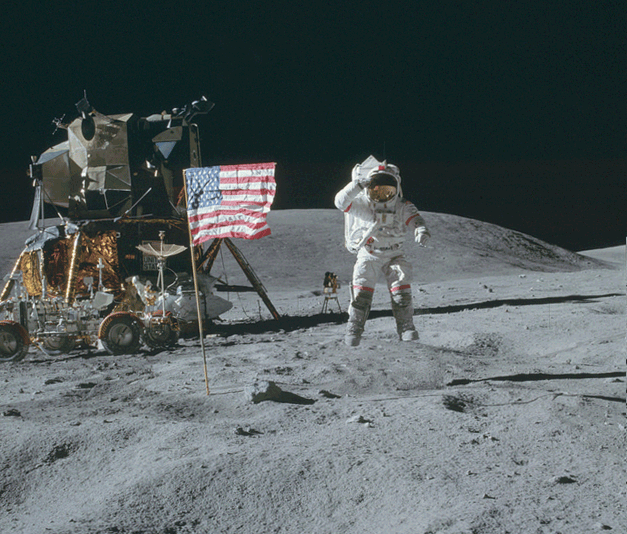 Два кадра с двумя прыжками соединены в одну гифку.