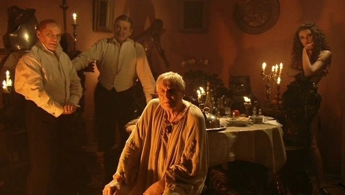 Воланд и его свита. Кадр из кинофильма "Мастер и Маргарита", 2005 г., режиссер и сценарист Владимир Бортко, композитор Игорь Корнелюк (скриншот)