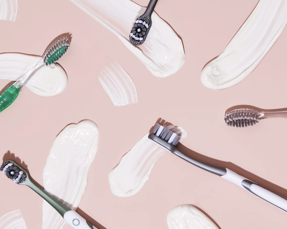 Фтор очень любят стоматологи для профилактики кариеса, поэтому его содержит подавлящее большинство зубных паст.