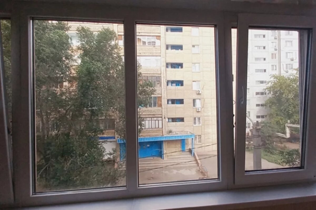    Родителям Оренбуржья напоминают об опасности для детей открытых окон