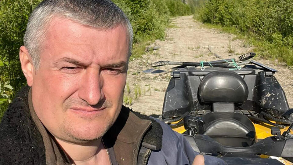     Депутату из Ленобласти оторвало ноги при взрыве снаряда времен ВОВ в гараже ok.ru/Игорь Печура