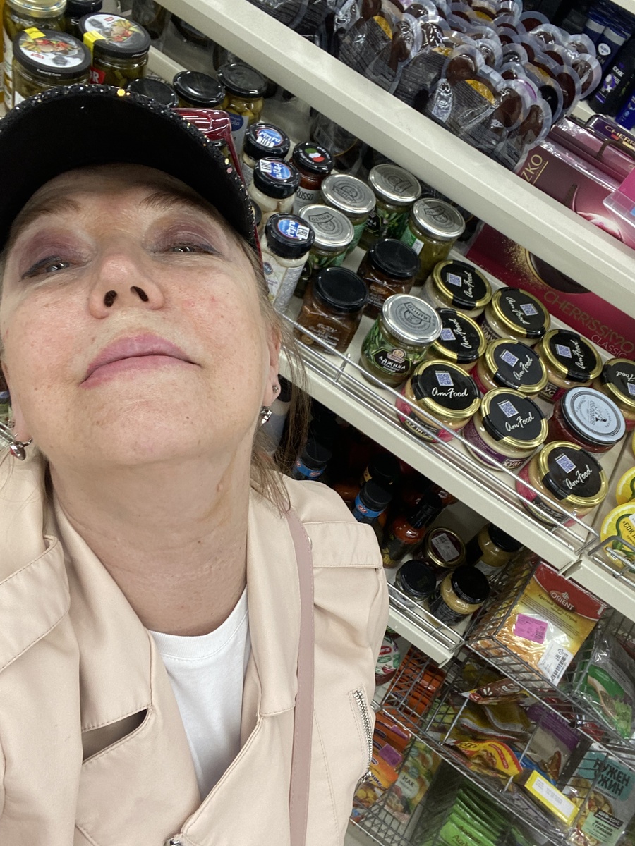 В любимом отделе магазина