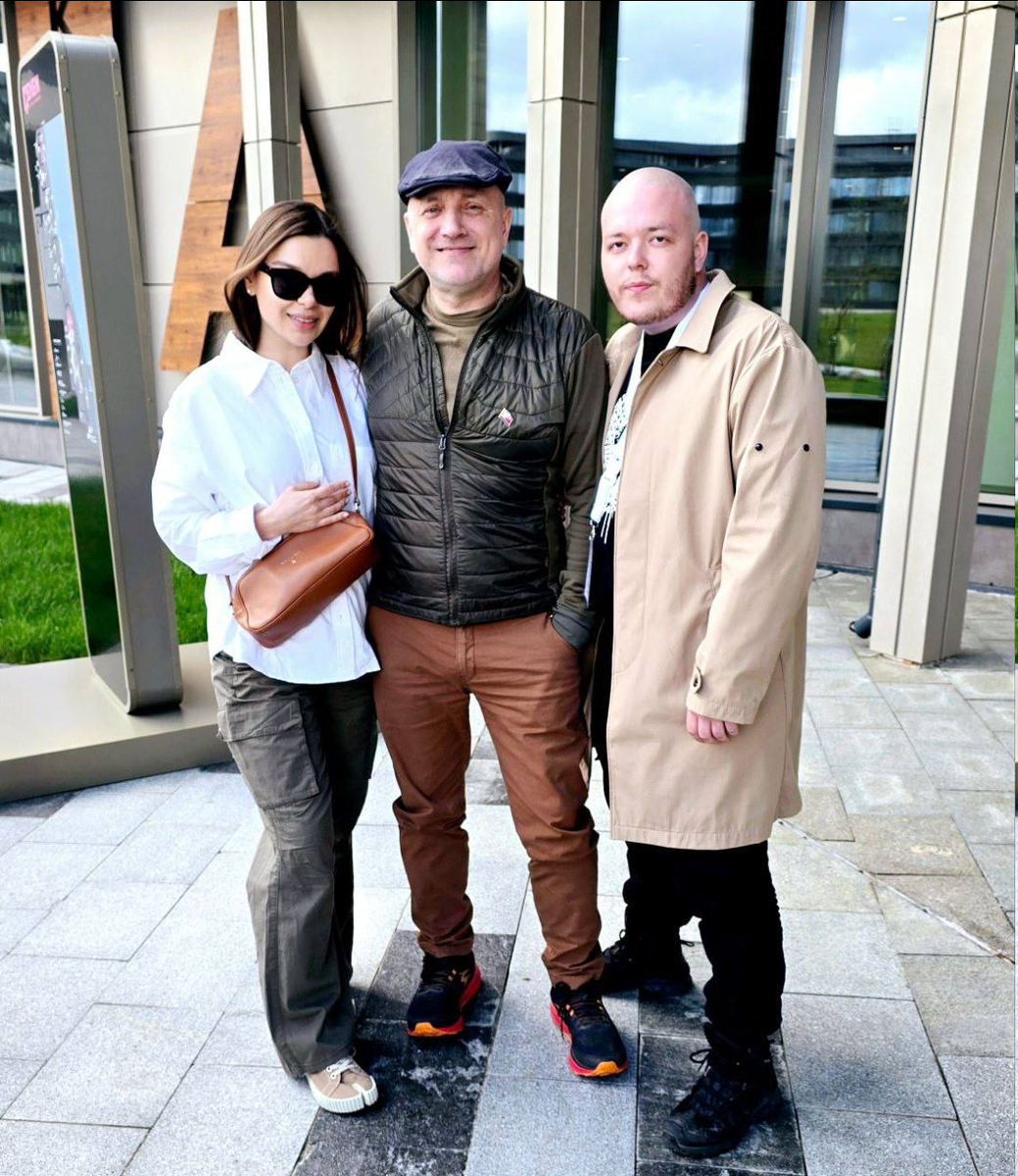 (Фото для привлечения внимания: с поэтами Анной Ревякиной и Амиром Сабировым)