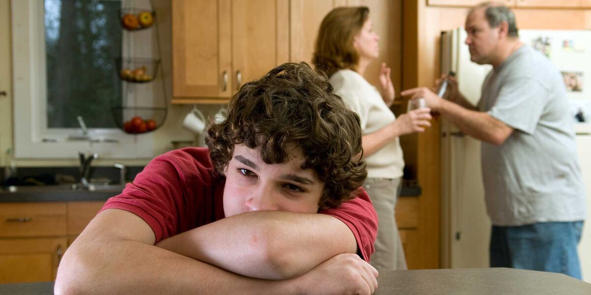 Ирония в том, что, взрослея, я сам шаг за шагом повторял путь отца