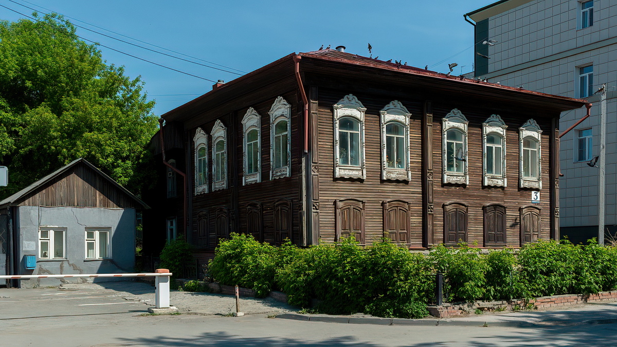 Дом по улице Коммунистическая, 3. Новосибирск. Фотография - www.openmainphoto.ru