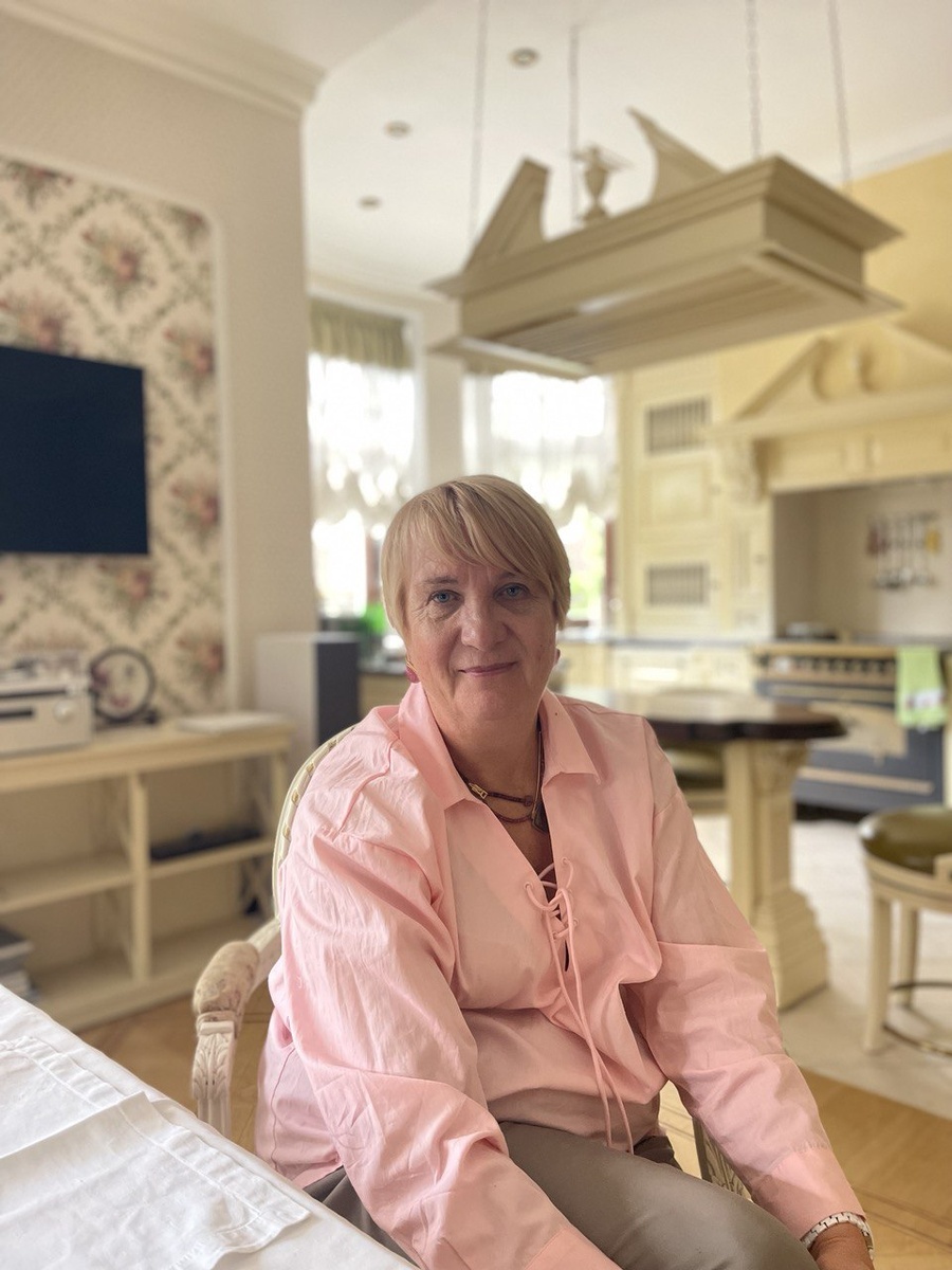 Нона Дронова начала публиковать свои воспоминания о секретах ювелирного бизнеса